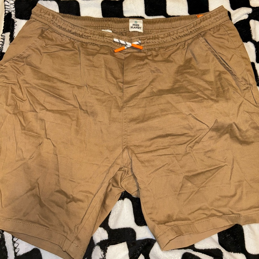 Tan free planet shorts - Picture 2 of 4